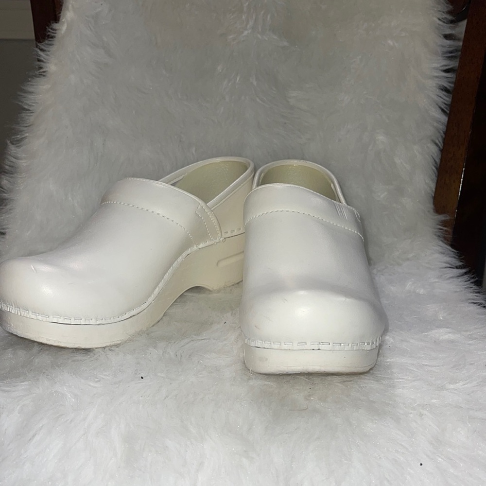 Dansko nursing clogs